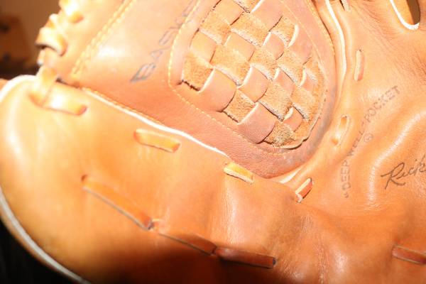 Guante Rawlings pg10 para softbol y béisbol de 12 pulgadas, mano derecha - $30 (Olympia)63435992580993122