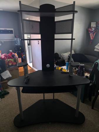 Corner Computer Desk 1