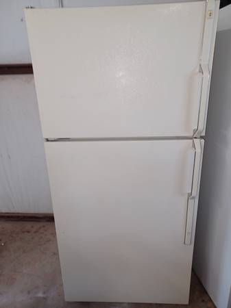 Used 18 cu ft Fridge 30 day Warranty — $199 in Wichita Falls