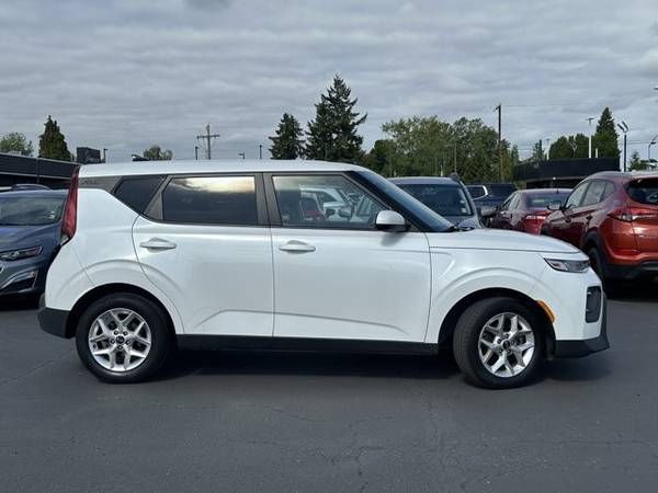 2021 Kia Soul  S Hatchback - $10,561 (Dinsmore Auto Group Used Cars)63473929675139124