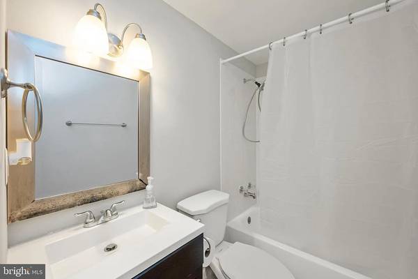$900 Dale City VA, Habitación Privada, Baño Privado y Sala de Estar Propia63843416110211122