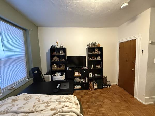$2,150 Beacon Hill Studio | Near Charles/MGH $2,150/month • Available: (Beacon Hill)63620245376003121