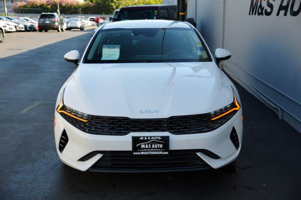 2022 Kia K5 LXS sedán Glacial White Pearl - $19,989 (LLAME 510-722-6092 !!)63613208163585121
