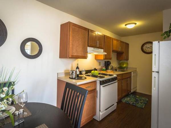 $1.040 / 1 dormitorio - 625 pies cuadrados - Incluye almacenamiento residencial en el lugar, buzones interiores (Lexington Village)63216693810435123