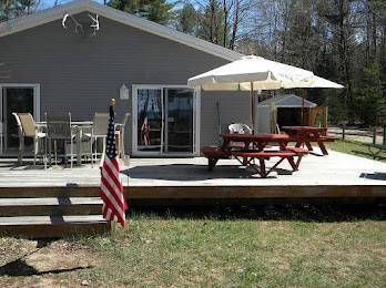 $210 / 4br - Stone Terrace Beach Cottage (1300 S W Bay Shore Dr, Suttons Bay, MI)64151607927555122