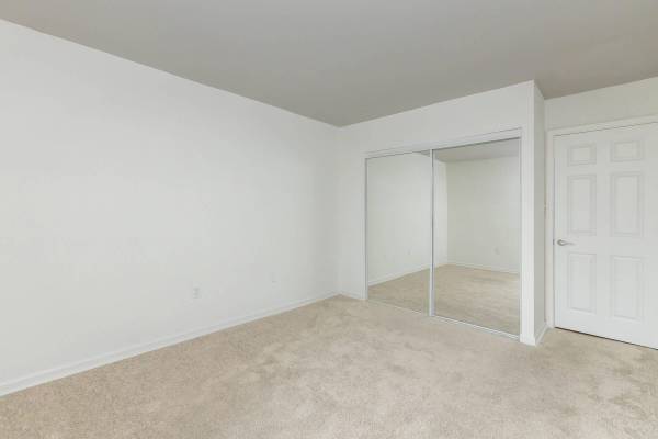 $1,669 / 1br - 620ft2 - Pantry, 1 BD, In Alexandria (250 S Whiting St, Alexandria, VA)63895921108866122
