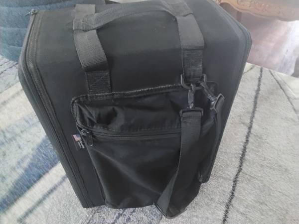 USA Case 3U softshell rackmount carry case. 1