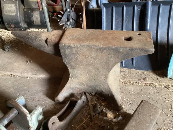 Anvil been sitting in barn for many many years very old 1