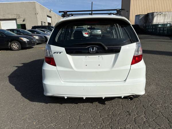 (NO DLR FEE) 2013 Honda Fit Sport automatic runs new!!!  ( We Finance) - $5,700 (CARMEL NY CALL 203 231 1817)63436937118339124