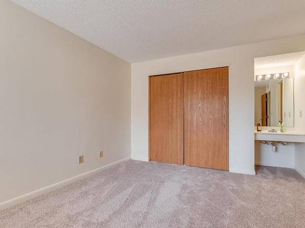 $671 / 2br - 917ft2 - Join the Waitlist Now, Exceptional Closet Space, Outside Storage (Chillicothe)63682710565377123