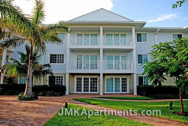 $2,700 / 2br - 2 bath lakefront property (North Palm Beach)64002013308162121