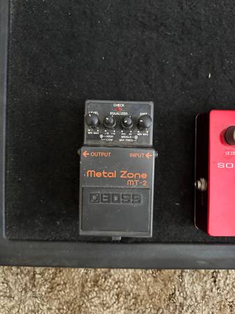 Boss Metal Zone MT-2 Guitar Pedal 1