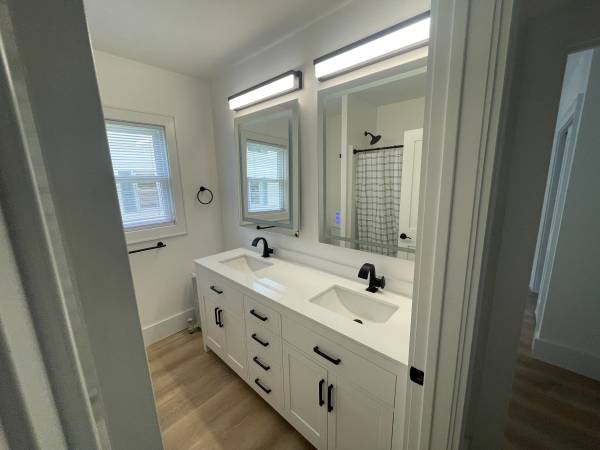 $2,995 / 2br - small house in center of town (Basking Ridge)63762758302721121