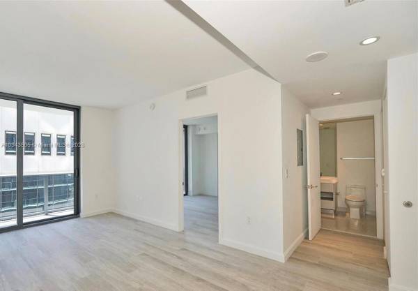 $1,850 / 1br - Smaller apartment at Brickell64002011635841120