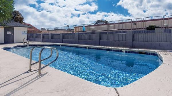 $799 / 1br - 496ft2 - 1bd 1ba, Las Vegas NV, Online Service Requests (920 Sierra Vista Dr, Las Vegas, NV)63859499401475121