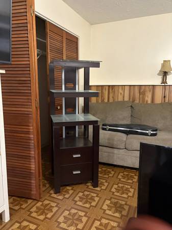 Shelf with drawers 1