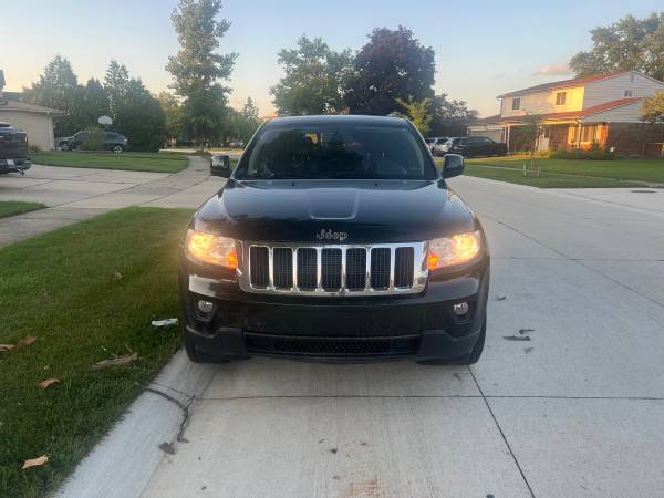 2011 Jeep grand Cherokee Laredo - $4,995 (Sterling Heights)63470239293315121