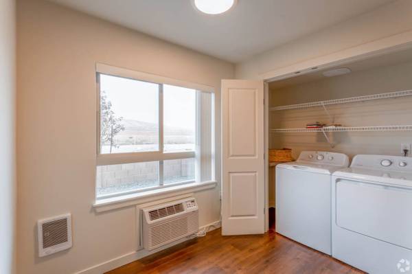 $1,117 / 1br - 1 bedroom, Richland WA, Carport Parking Available (2555 Bella Coola Ln, Richland, WA)63908747507202123