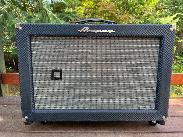 Ampeg R-212R Reverberocket - 2x12 Combo - $550 (SE Portland)63471143772803120