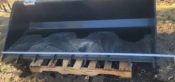 Skid steer - Tooth bucket for sale - 78 inches 1