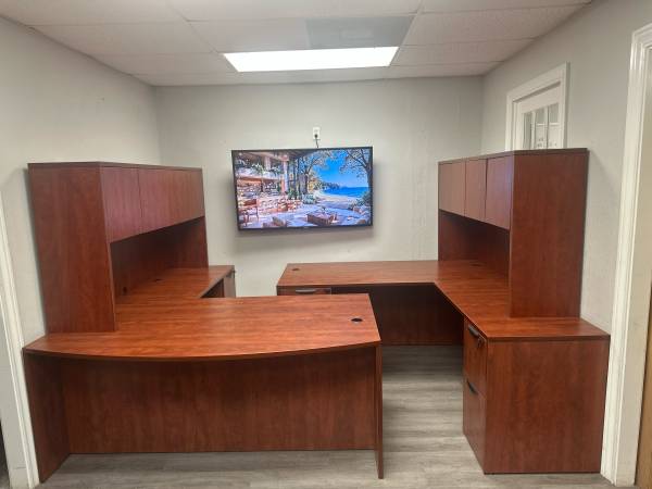 OFFICE DESK L-SHAPE DESK WITH HUTCH 1