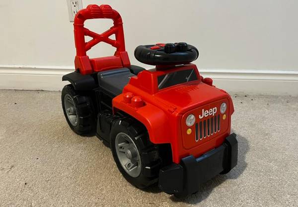 Red Jeep Ride on 4 Wheels Kids Toy. 1
