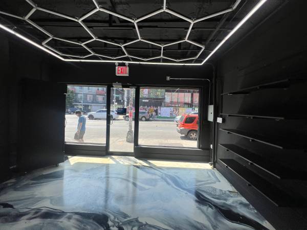 $5,500 / 950ft2 - Amazing Corner Retail Space Located on Main Avenue (Bushwick)63945496555779122