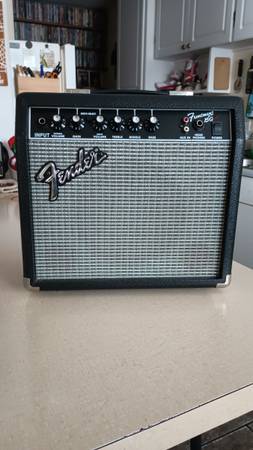 Fender frontman 15G amplifier 1