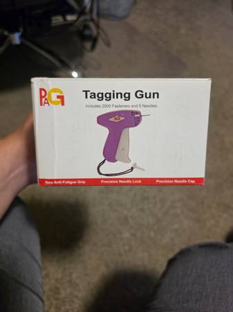 Tagging gun 1