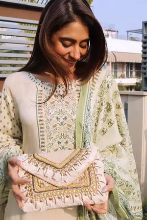 Trendy Cream Kurta Set Chic Ethnic Wear for Festive Looks 1