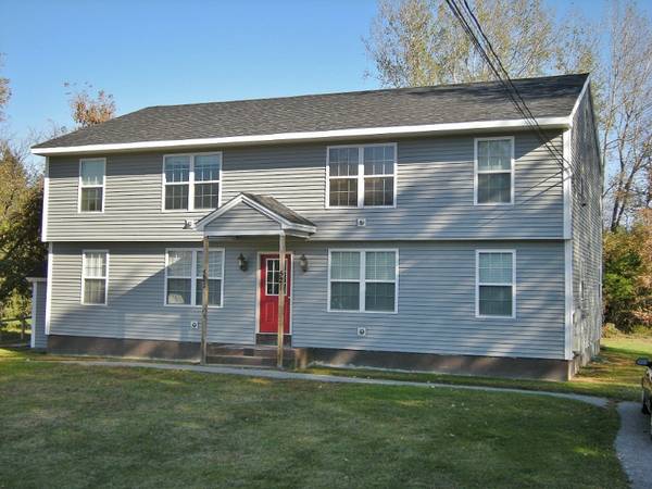 $1750.00 / 2br - 850ft2 - Prime Location! 2 Bed/1 Bath Unit in Colchester - $1750 - Available 9/63784639396481120