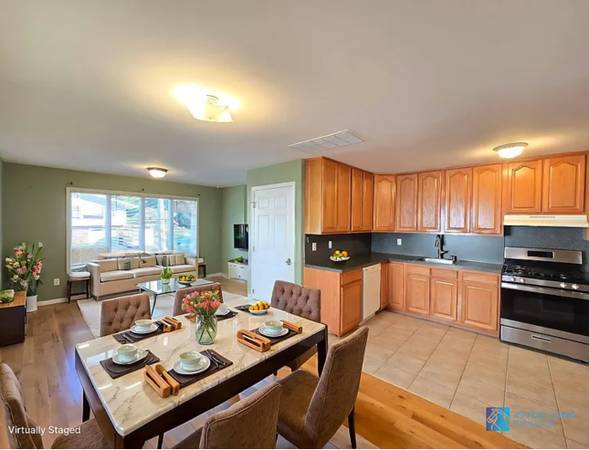 $3,200 / 3br - 1500ft2 - 3 bedrooms 2 baths fully renovated plus parking and backyard basement (Staten Island)63854384145155120