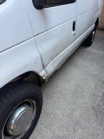 Ford E250 2002 - $1.800 (Yonkers)63470619410305123