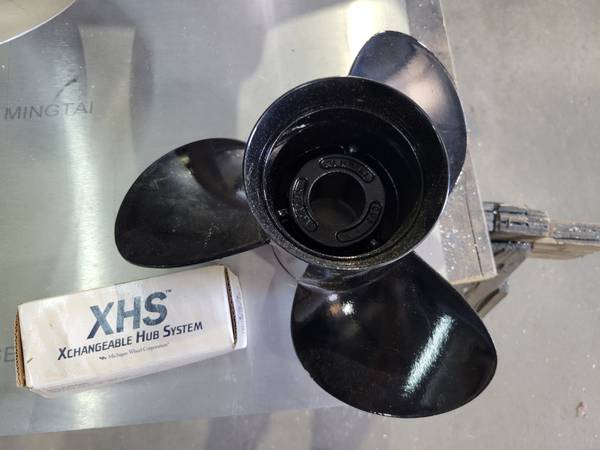 New 10.5 ×llp  Aluminum  with hub kit Boat propeller 1