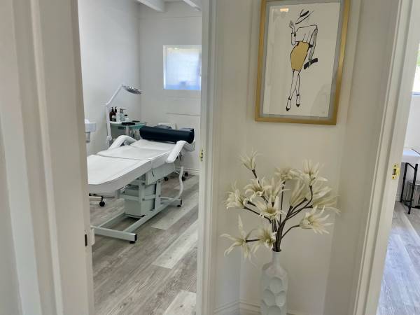 $40 Private Spa Rental Space - Rooms & stations (Rancho mirage)63981524830338120