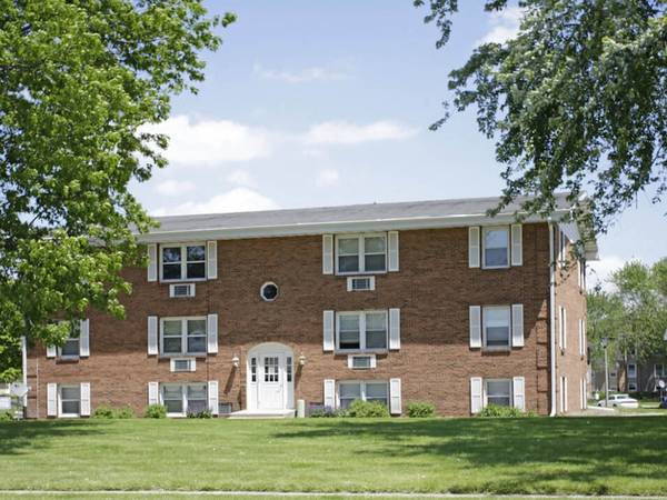 2 BD, Playgrounds, Bloomington IL 1