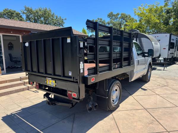 2015 Ford F-350 Super Duty Diesel Stake Truck W/ Lift Gate - $34,990 (rohnert pk / cotati)63470788037507124