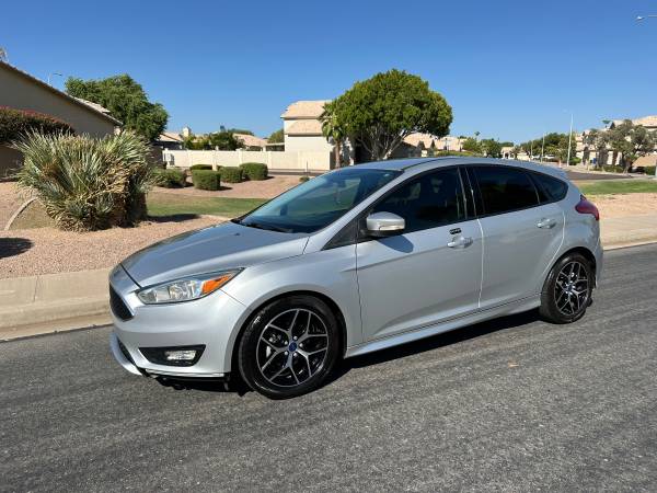 2016 Ford Focus SE*Deportivo*Cargado* Cámara de retroceso*Aire acondicionado frío*Neumáticos nuevos* - $5,000 (Chandler)63616973524481120