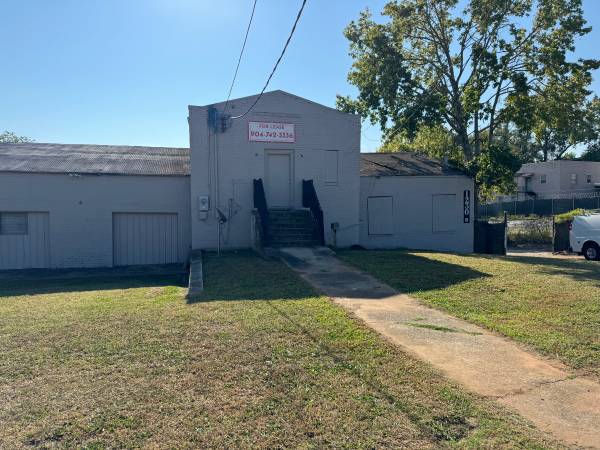 Warehouse/Large lot 1