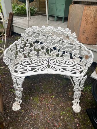 Cast iron garden bench 1
