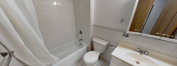 $3,875 / 2br - Fenway 2BR w/ Hardwood Floors + Parking | $3,875 | Available 11/01/25 (Boston)63996833771010124