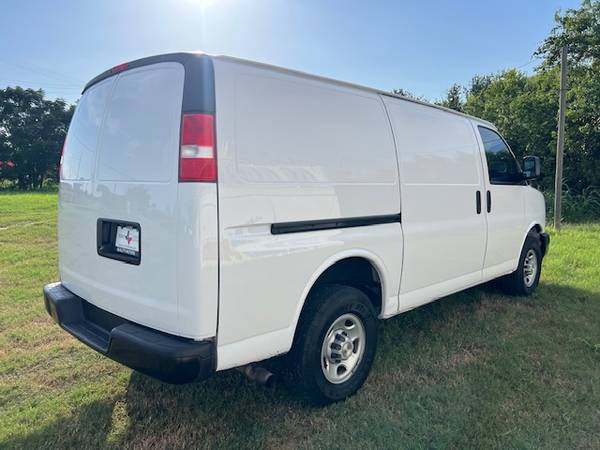 2021 Chevrolet Express Van de Carga G2500 con puerta deslizante, estantes, cajas, I - $18,970 (New Braunfels)63439347084419124