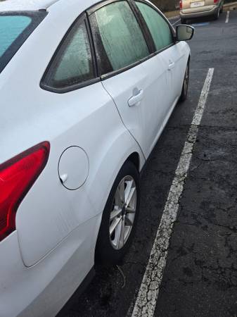 2016 Ford Focus SEL FLEX FUEL - $1,900 (Cumming)63620621029505122