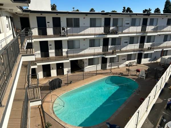 $2,550 / 1br - 650ft2 - Full Remodel! BIG Top Floor 1b/1b, Parking, Pool! (1550 Goldfield #18) (Bay Park)63933380293251120