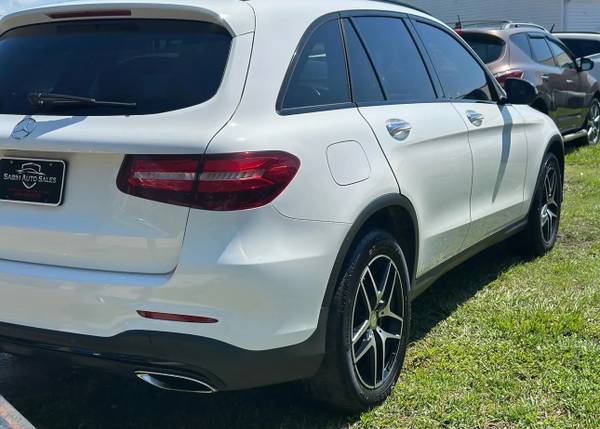 2017 Mercedes Benz GLC - $9,500 (Chalmette la)63624863780739123