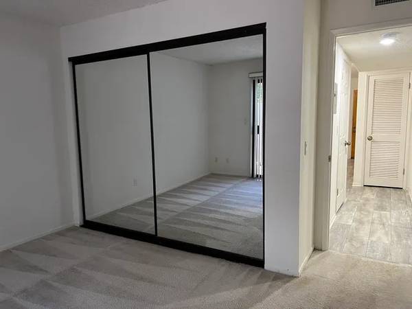 $456 / 1br - 1-2 Beds  1 Bath Luxe at Burbank is located in a residential neighbor (Luxe at Burbank 1731 Rogers Pl Burbank, CA)64035739023234121