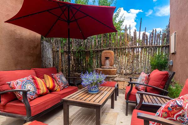 $5,000 / 1hab - 800ft2 - Encantadora Casita en el Este a Minutos de Canyon Road - 30 días o más (Santa Fe)63659781153665120