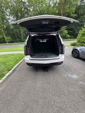 CADILLAC ESCALADE ESV SPORT - PRIVATE SALE - AVOID DEALERSHIP FEES - $114,000 (FOREST HILLS)63614091223169122