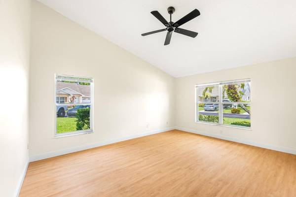 $299,000 / 2br - 2411ft2 - Hagamos un Trato. 🏡Vendedor Motivado. St Lucie West (Kings Isle)63867048814593122