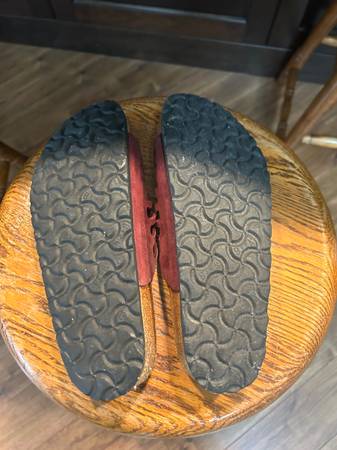 Nice, Worn 3 times. Birkenstock 6.5/37 women’s sandals - $40 (Bellingham)63435862142083121